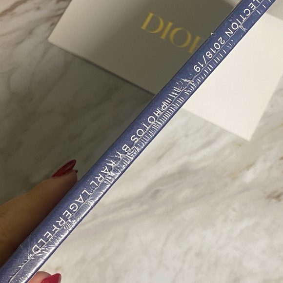 CHANEL 2018-2019 Cruise Collection book in original packaging - Picture 3 of 6